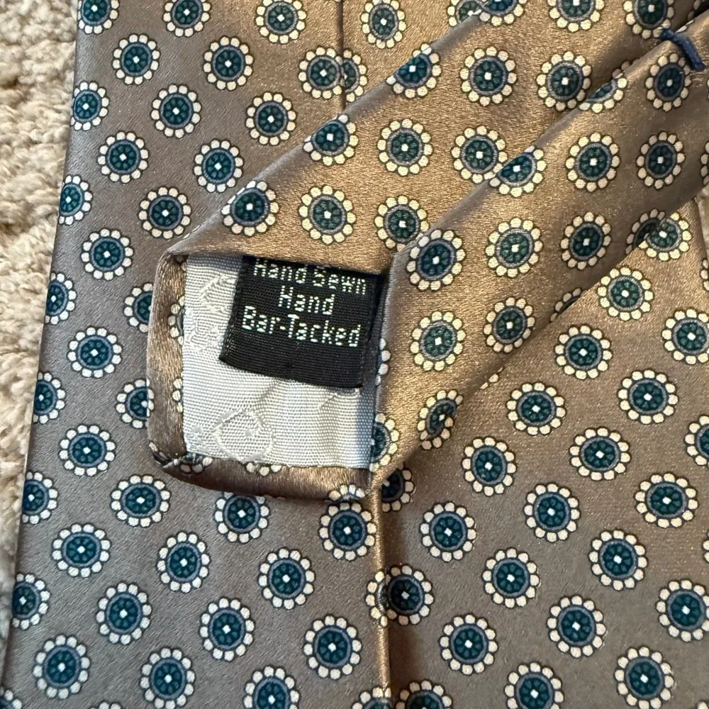 Oscar de la Renta Couture Silk Tie Mens Grey Blue Medallion Pattern Hand‎ Sewn
